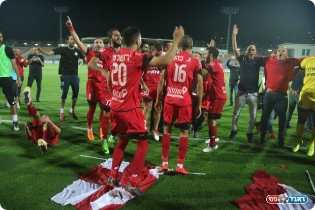 שחקני חדרה בסיום המשחק (שלומי גבאי)